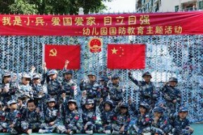 红警中如何训练小兵进入国旗？训练小兵的步骤是什么？