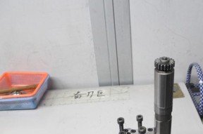 刀塔中双面刀座的使用技巧和常见问题是什么？